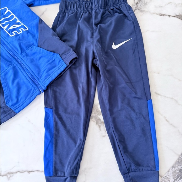 Nike Kids Blue and Navy Jogger Set - Picture 2 of 7